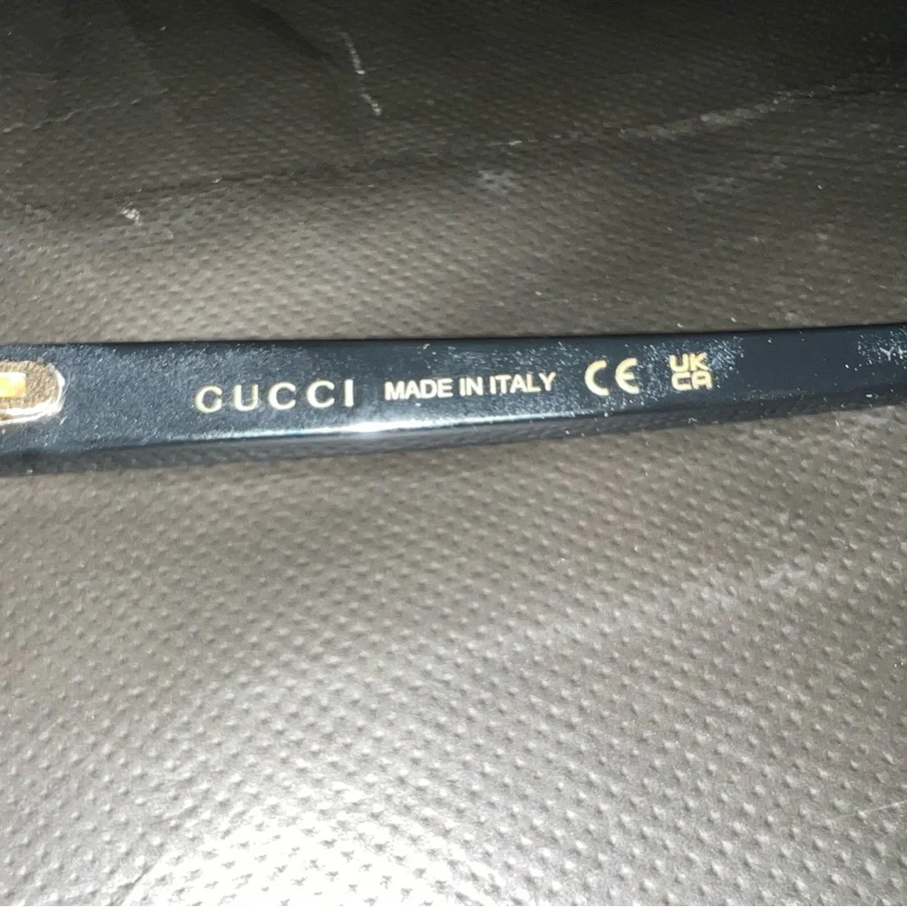 Gucci Black and Gold Eyewear - Picture 4 of 6